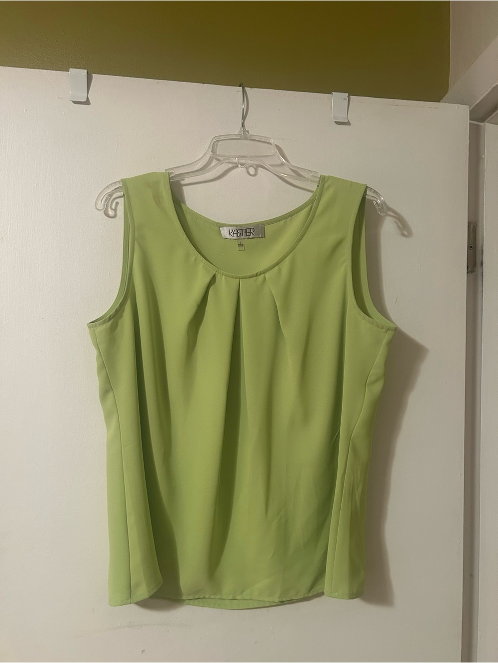 Kasper Sleeveless Pleated Front Top - Light Lime